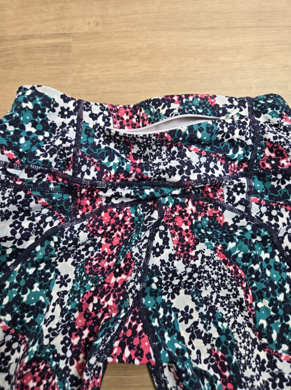 Sweaty Betty Floral 7/8 Leggings in Teal, Pink & Black